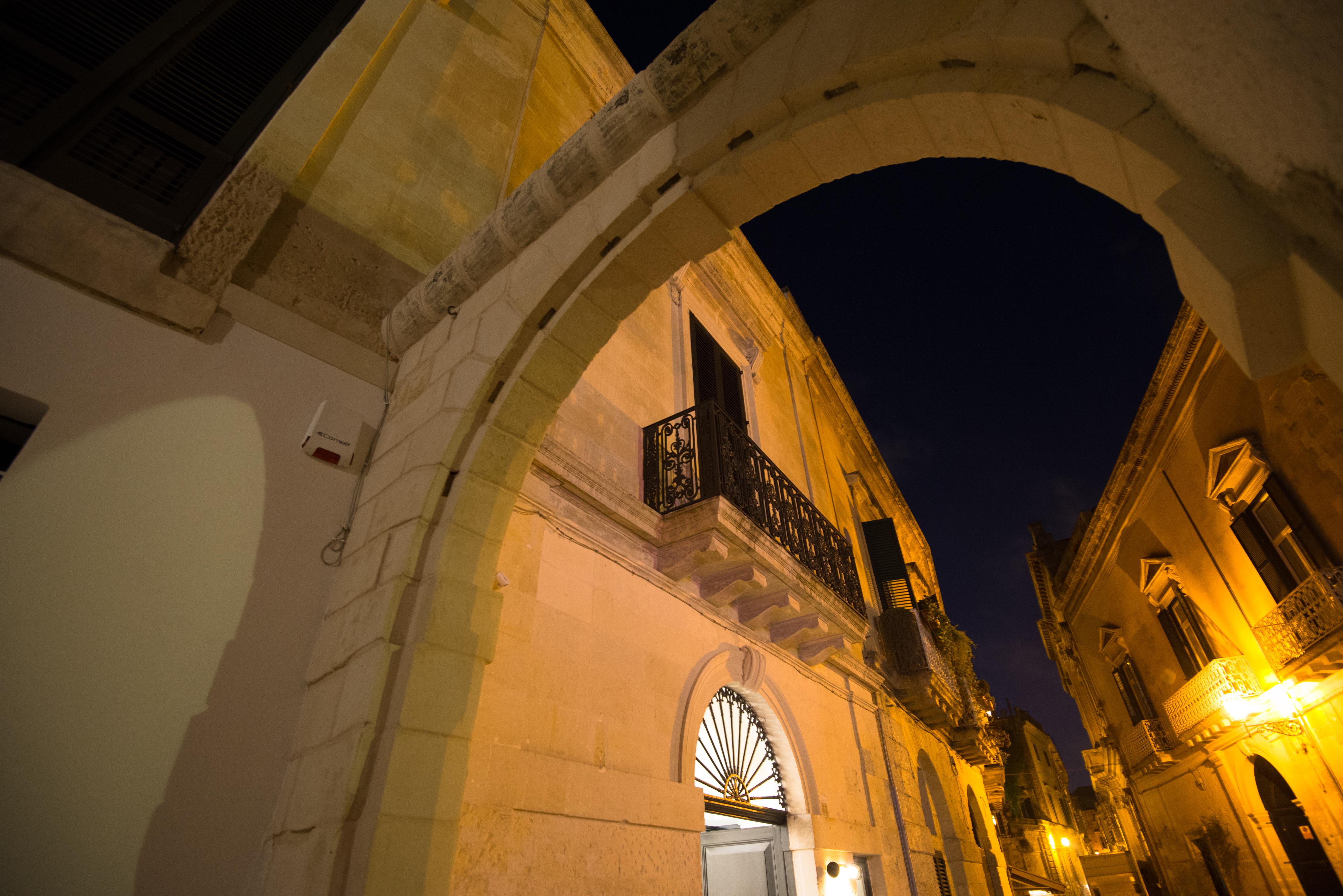 Palazzo De Noha - Boutique Hotel Лечче Экстерьер фото
